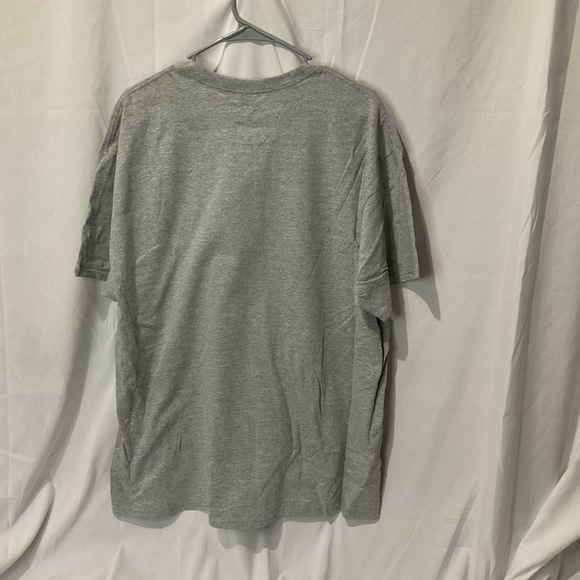 NWOT Women’s Gray Short Sleeve T-Shirt Size Large Stay Wild - Picture 5 of 6